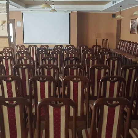 Shato Paradis Hotel Irpin Dış mekan fotoğraf