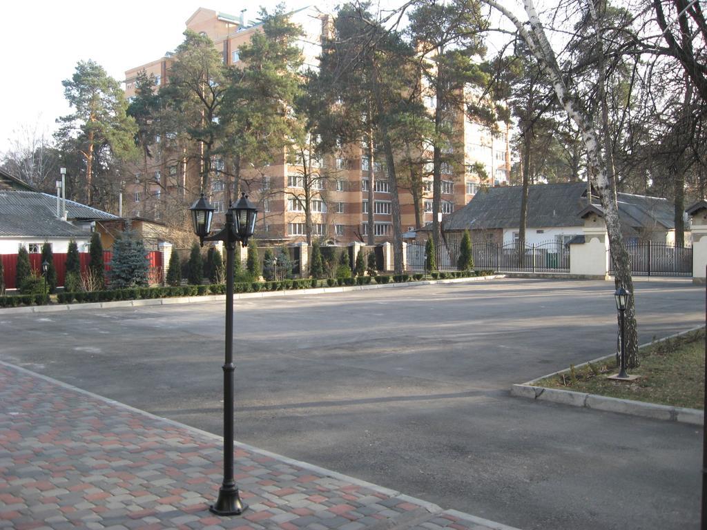 Shato Paradis Hotel Irpin Dış mekan fotoğraf