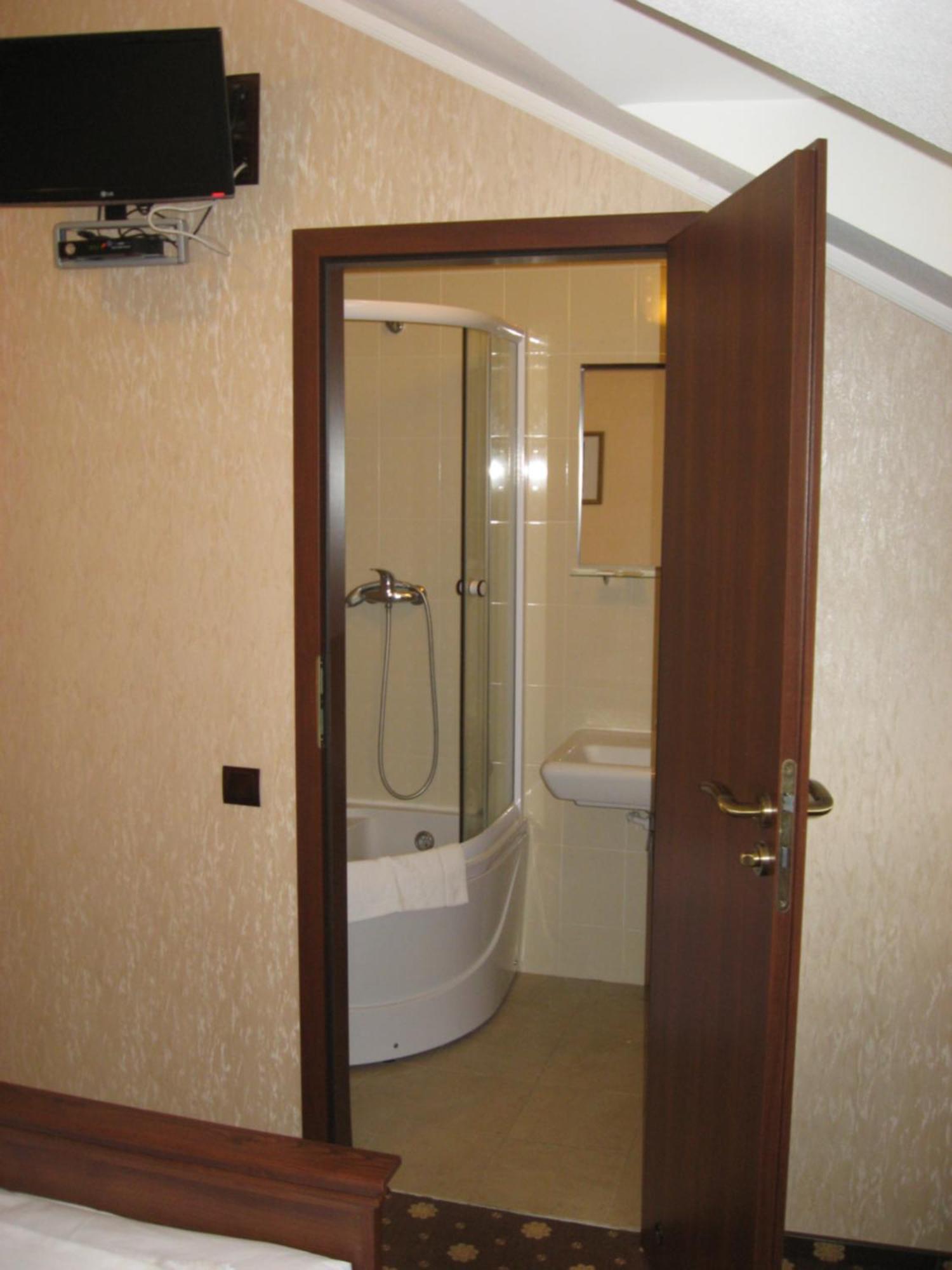 Shato Paradis Hotel Irpin Oda fotoğraf