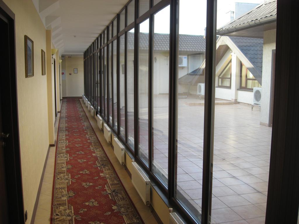 Shato Paradis Hotel Irpin Dış mekan fotoğraf