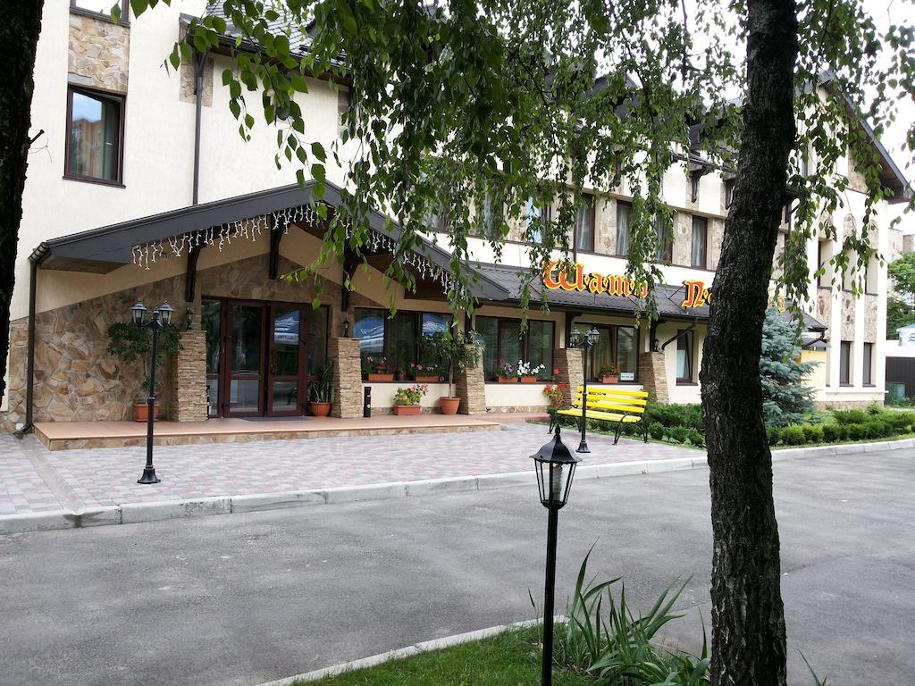 Shato Paradis Hotel Irpin Dış mekan fotoğraf