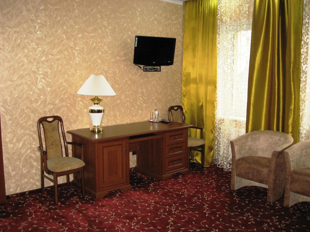 Shato Paradis Hotel Irpin Oda fotoğraf