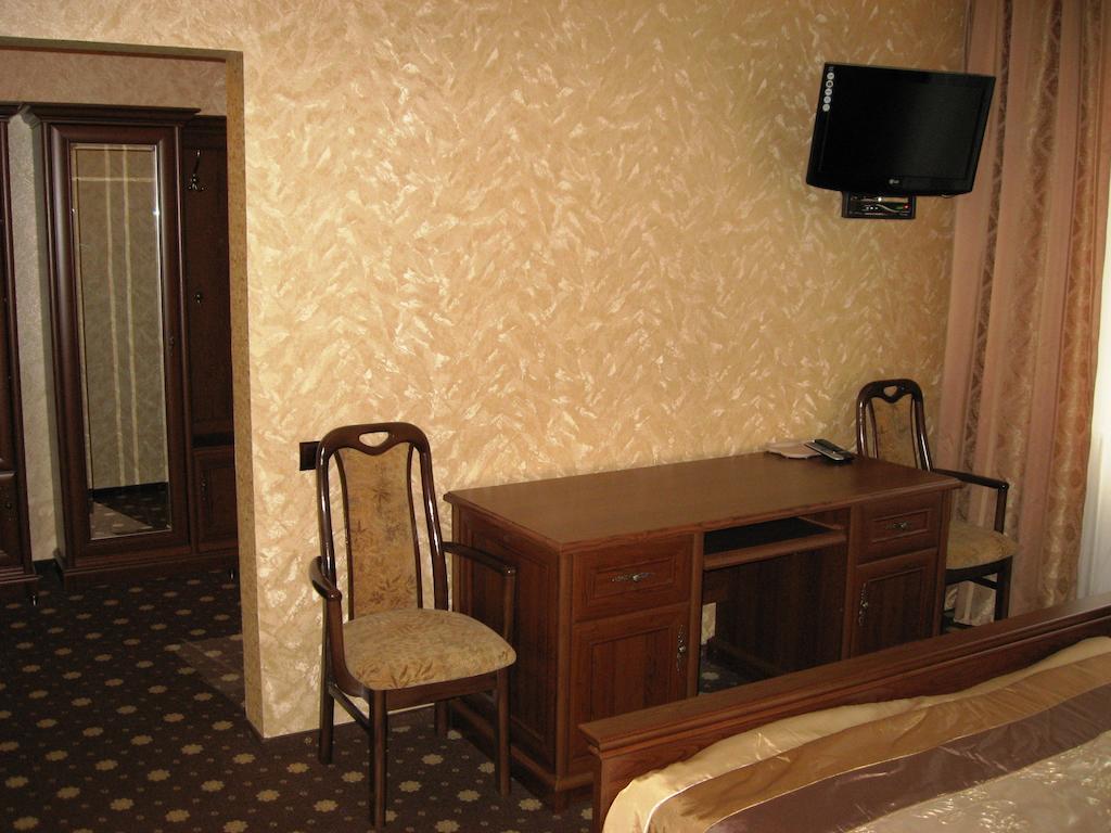 Shato Paradis Hotel Irpin Oda fotoğraf